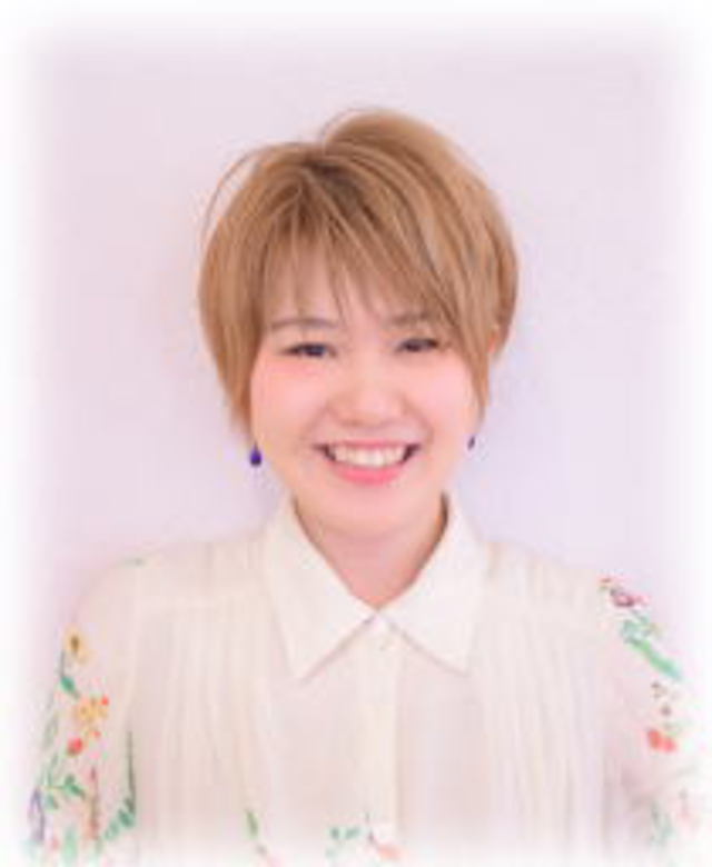 ネイリスト兼アシスタント<br />横田 利香<br />Riko Yokota