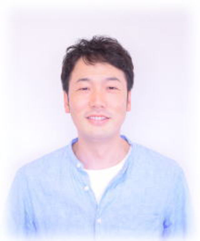 スタイリスト<br />岩浅 緒悟<br />Iwaasa Shogo