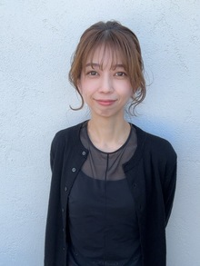 スタイリスト<br />山本　直子<br />Naoko Yamamoto